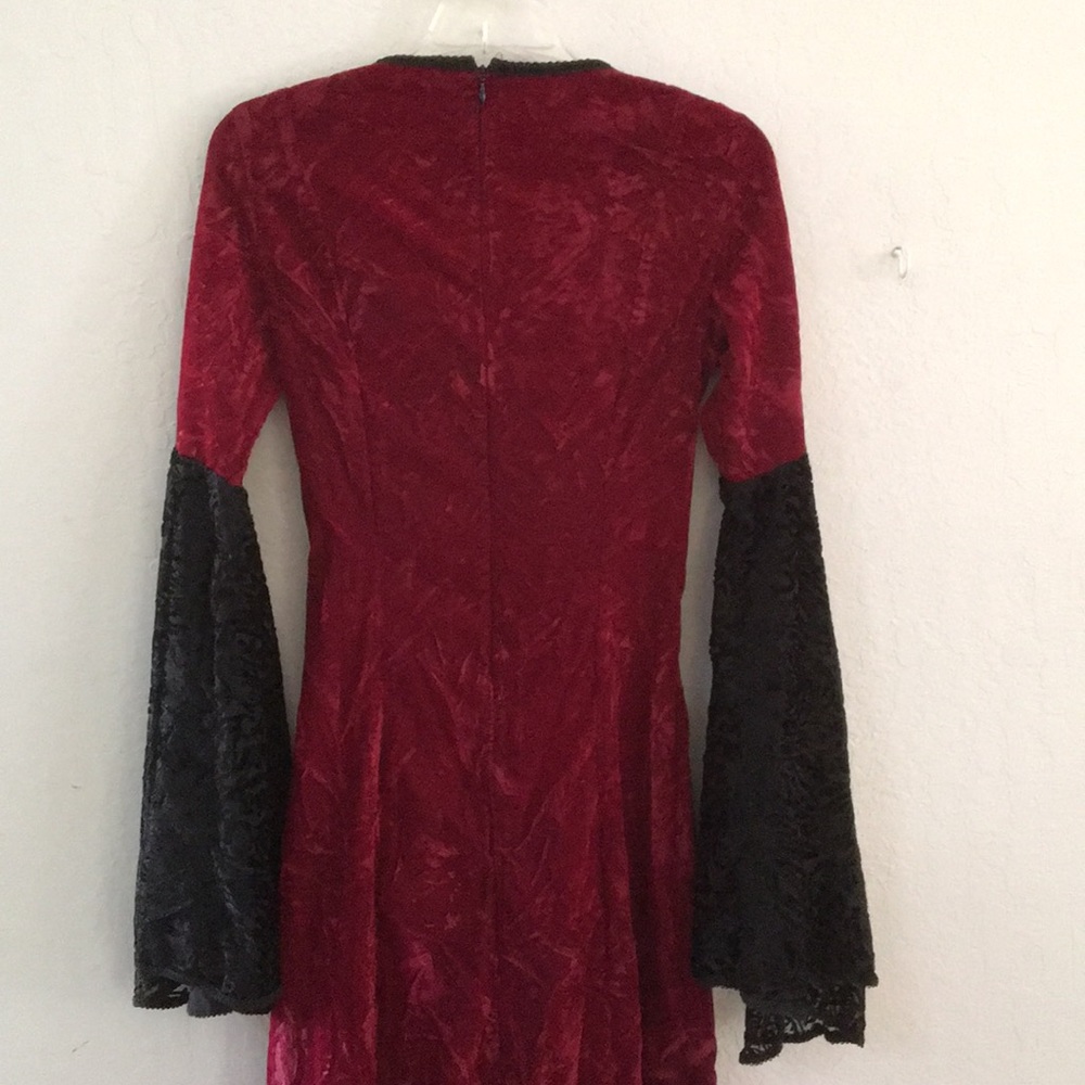 SOLD.      Fantasy faire dress xs/s - Picture 6 of 8